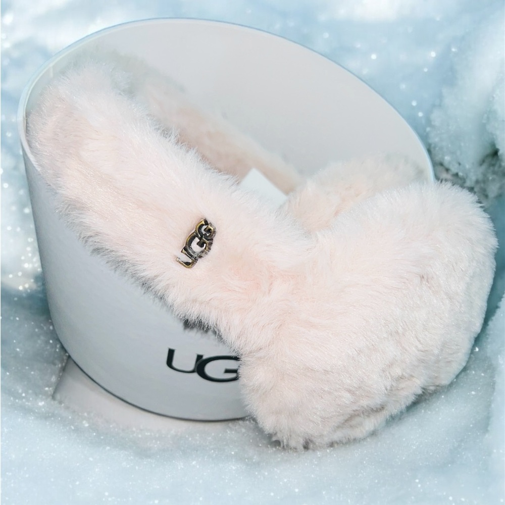 NWT New UGG Australia Shearling Earmuffs pink with UGG Box & Tags
